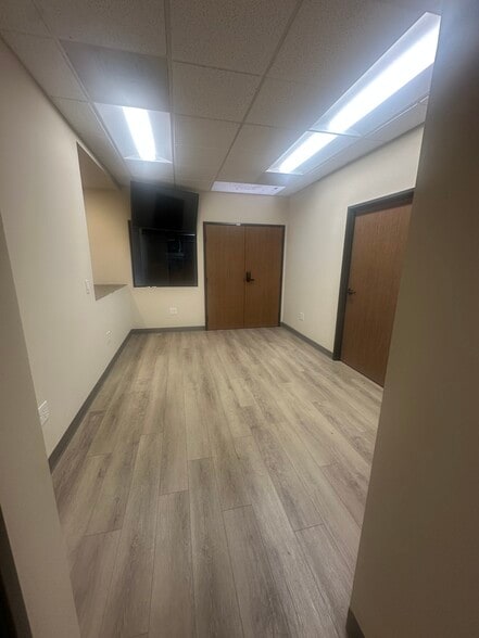 More Photos Of 150 N Wood Rd, Camarillo Warehouse For Sale