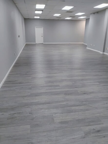 More Photos Of 8807 Thornton Rd, Stockton Office For Lease