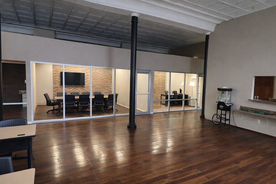 More Photos Of 163 E Center St, Marion Coworking Space
