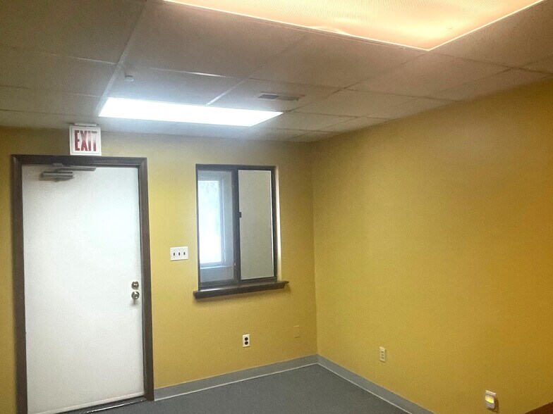 More Photos Of 1601 Milltown Rd, Wilmington Office For Sale