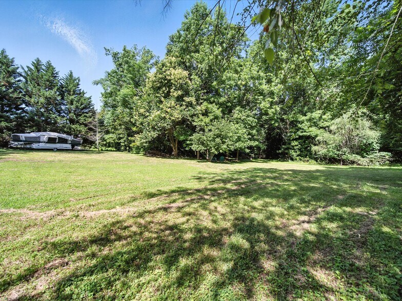 More Photos Of 221 N Main St, Clover Hospitality For Sale