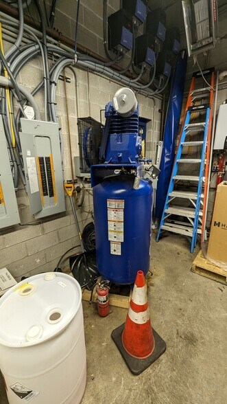 More Photos Of 268 McClellandtown Rd, Uniontown Carwash For Sale