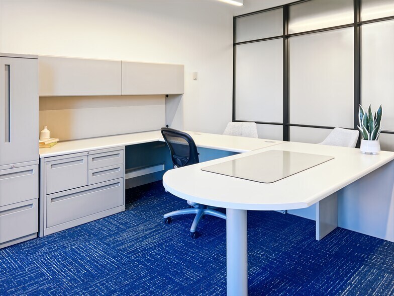 More Photos Of 222 S Prospect Ave, Park Ridge Coworking Space