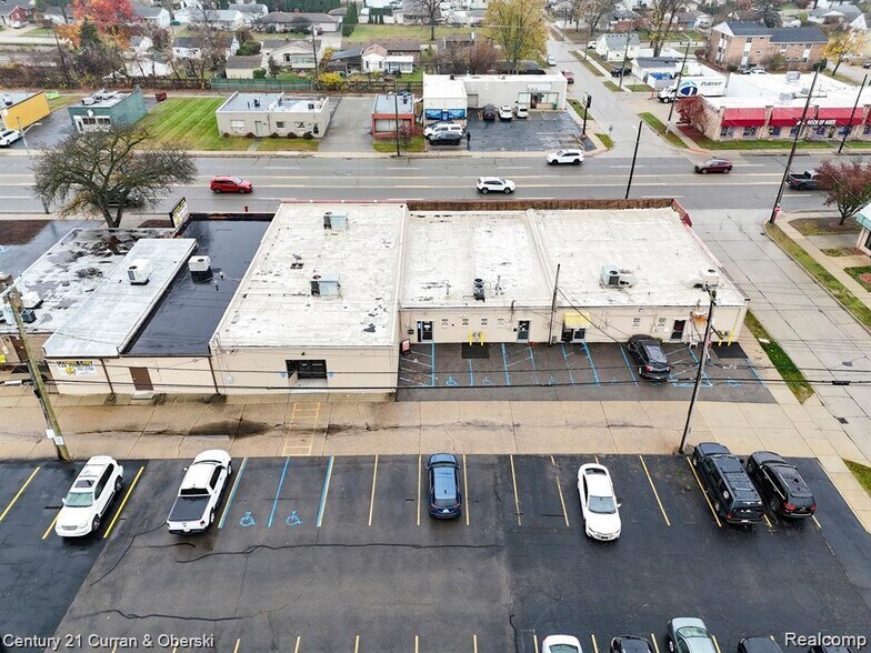 More Photos Of 30958-30960 Ford Rd, Garden City Storefront For Lease