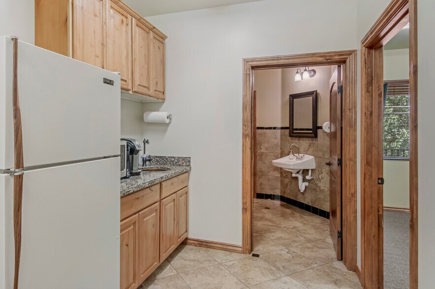 More Photos Of 809 W Riordan Rd, Flagstaff Office Residential For Lease