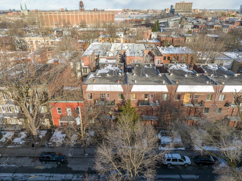 More Photos Of 5937-5947 Av De L'esplanade, Montréal Apartments For Sale