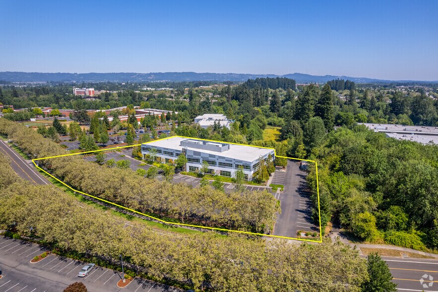 More Photos Of 3030 NE Aloclek Dr, Hillsboro Office For Sale