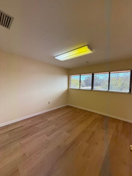 More Photos Of 5550 26th St, Bradenton Medical For Sale