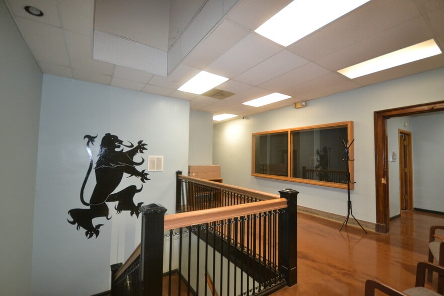 More Photos Of 76-80 S Grove Ave, Elgin Office For Lease