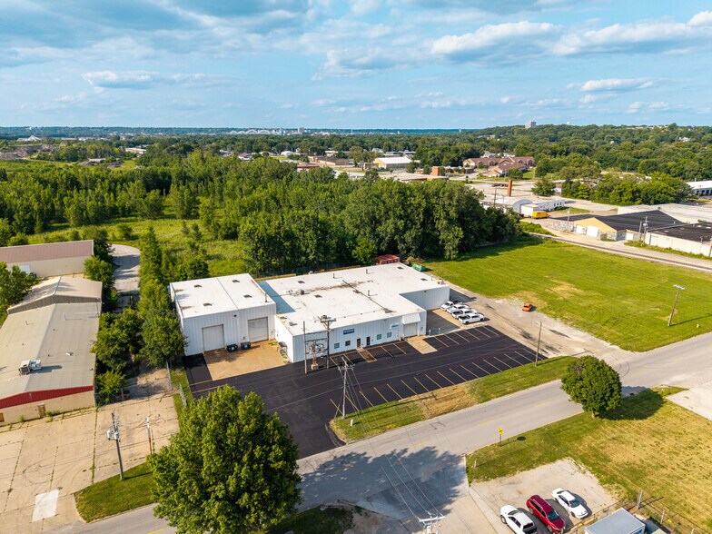More Photos Of 415 31st Ave, Rock Island Warehouse For Sale