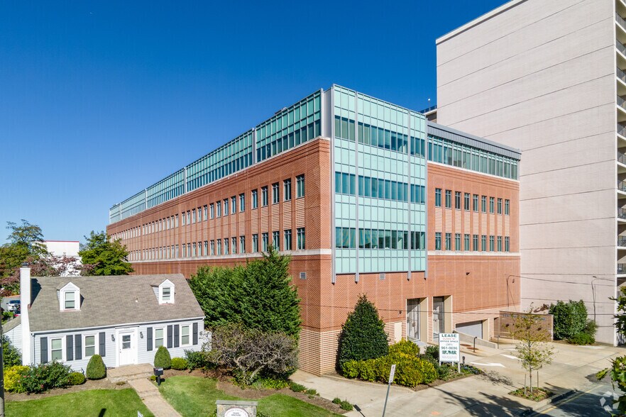 More Photos Of 4416 East-West Hwy, Bethesda Medical For Lease