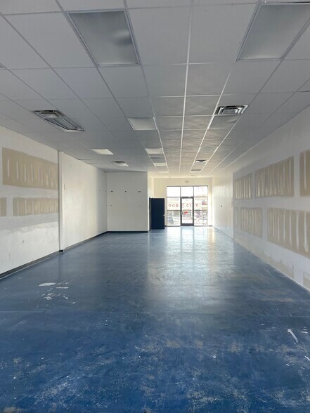 More Photos Of 100 Linden Square Dr, Bristol Unknown For Lease