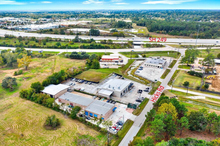 More Photos Of 1599 Hicks St, Tomball Storefront For Lease