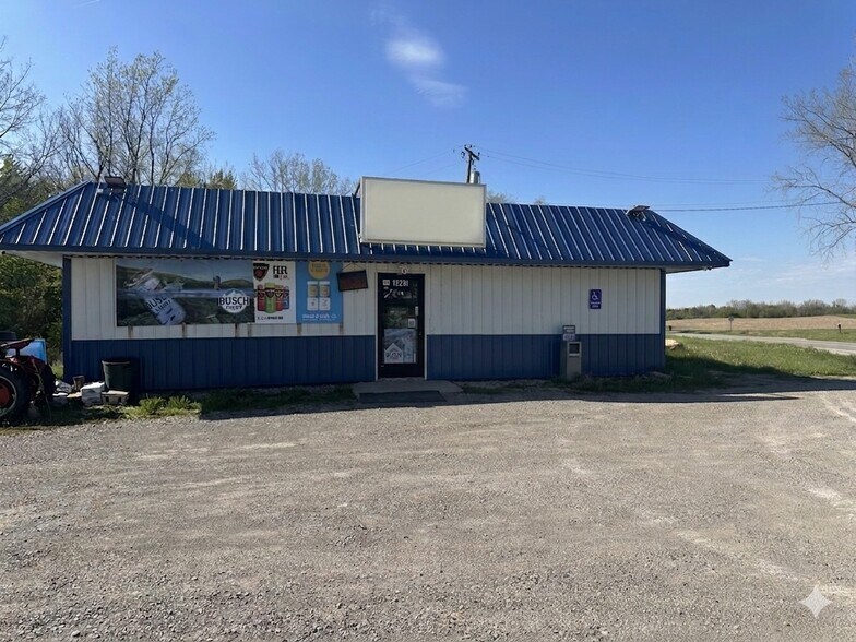 More Photos Of 3497 E Sanilac Rd, Caro Convenience Store For Sale