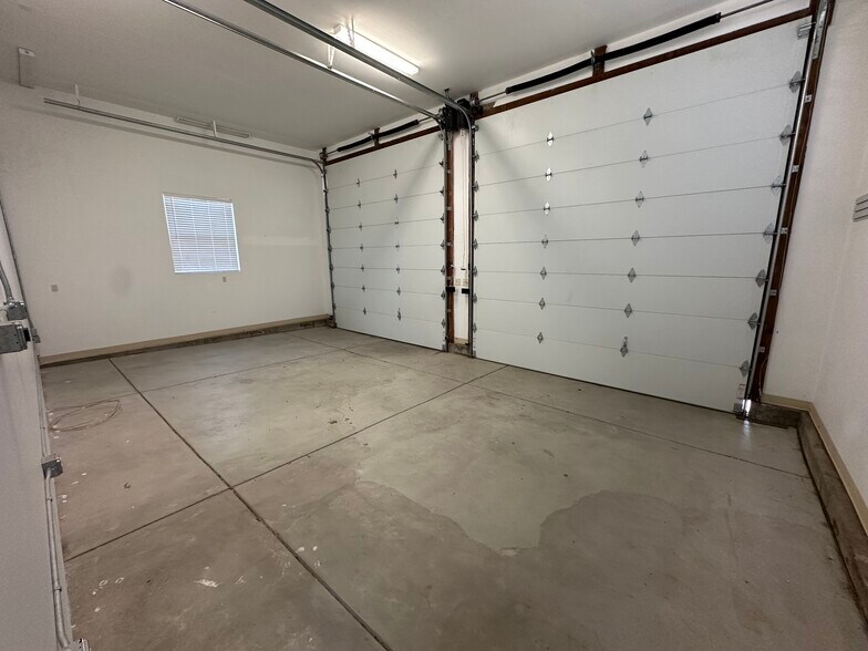 More Photos Of 17 S Cantril St, Castle Rock Lodge Meeting Hall For Sale