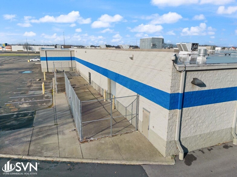 More Photos Of 3240 James Sanders Blvd, Paducah Freestanding For Lease