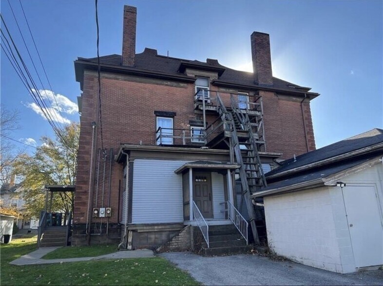 More Photos Of 107 E Wallace Ave, New Castle Office For Sale