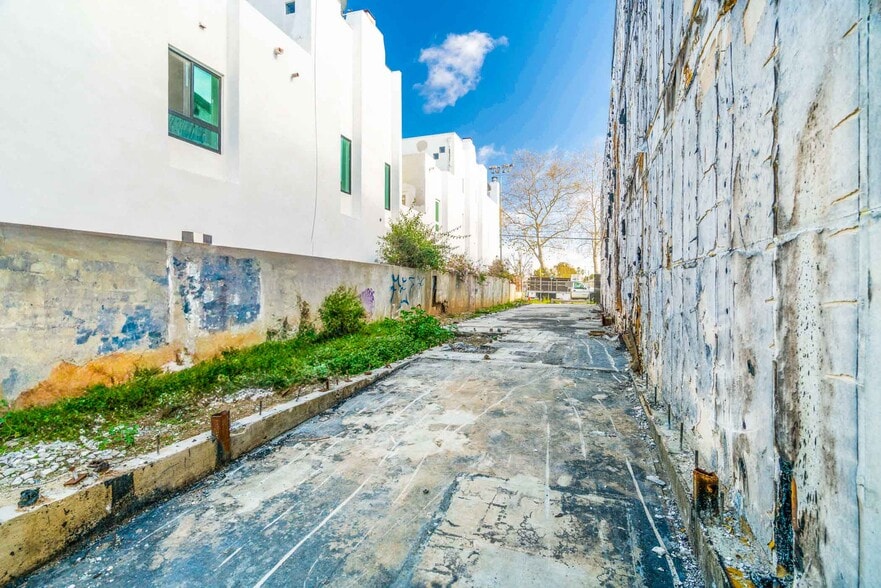 More Photos Of 705 Broadway St, Venice Multifamily For Sale