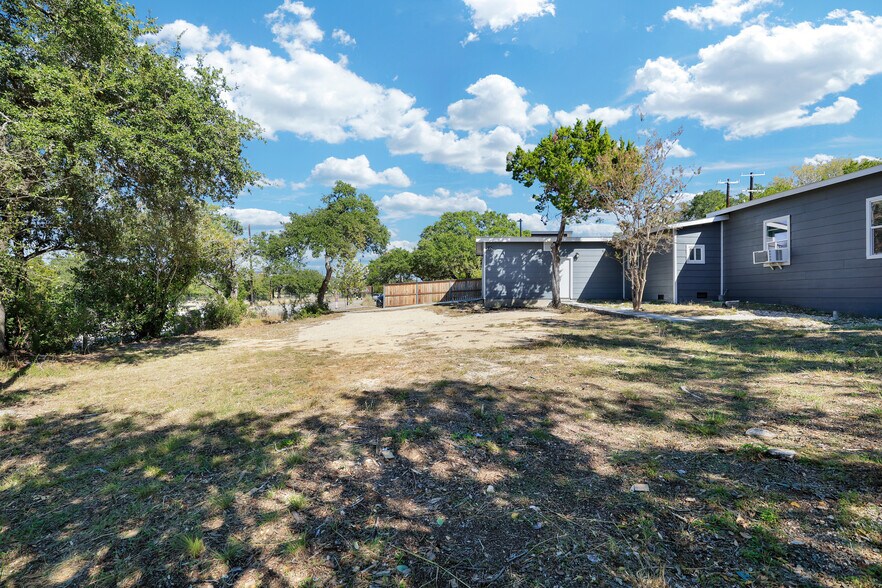 More Photos Of 1016 E Borgfeld Dr, San Antonio Flex For Sale