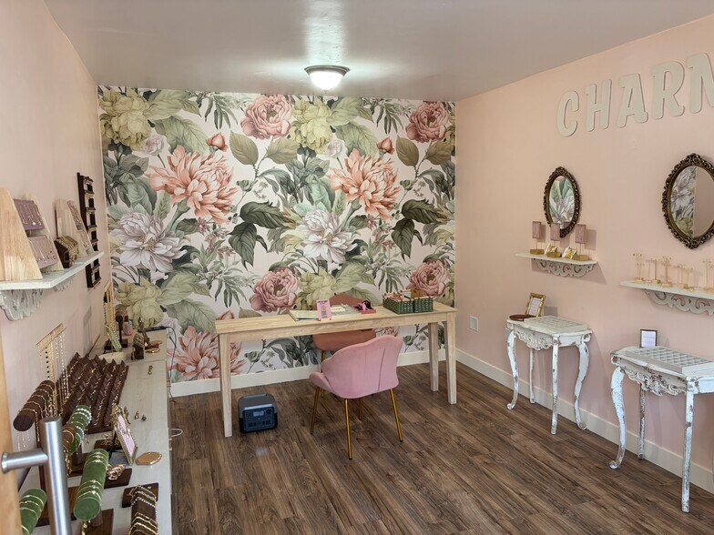 More Photos Of 1237 Prospect St, La Jolla Storefront For Lease