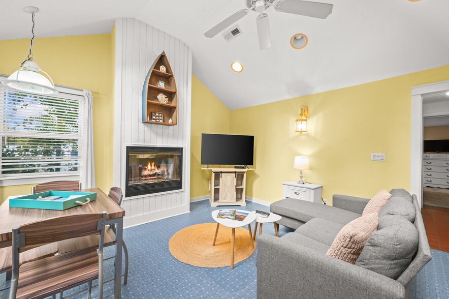 More Photos Of 231 E Buffalo St, New Buffalo Hotel For Sale