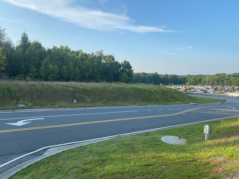 More Photos Of Charles Hardy Pkwy, Dallas Land For Sale