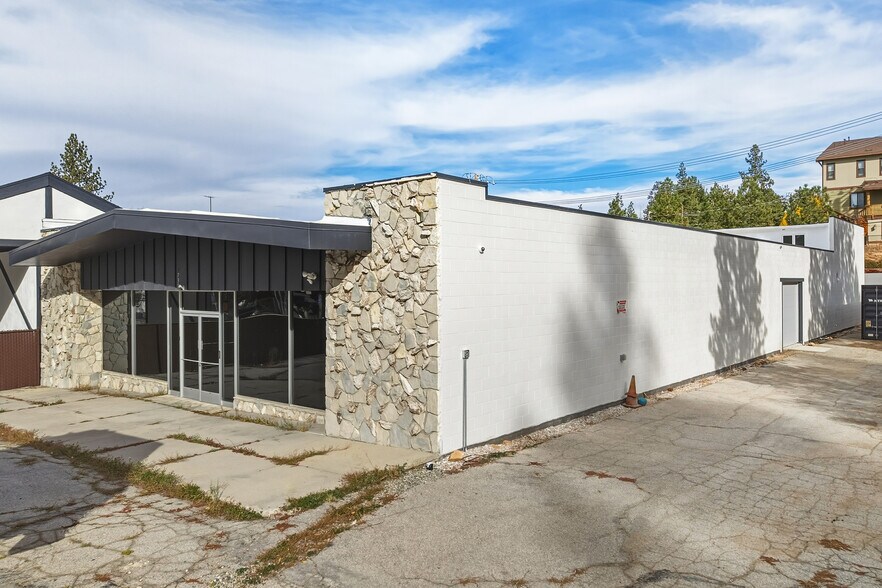 More Photos Of 735 Stocker Rd, Big Bear Lake Storefront Retail Office For Sale