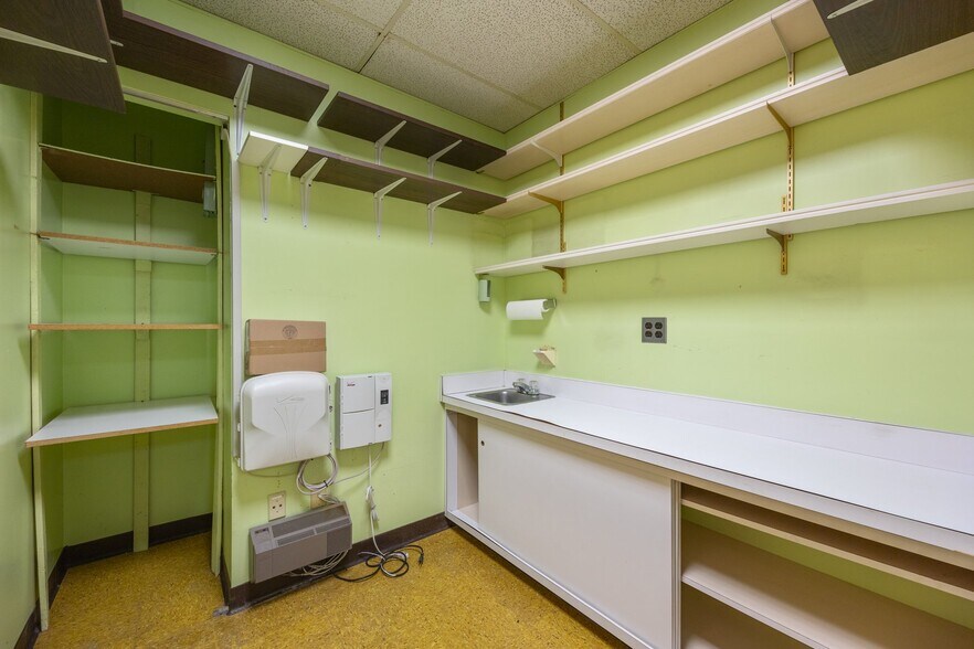 More Photos Of 7600 Osler Dr, Towson Medical For Sale