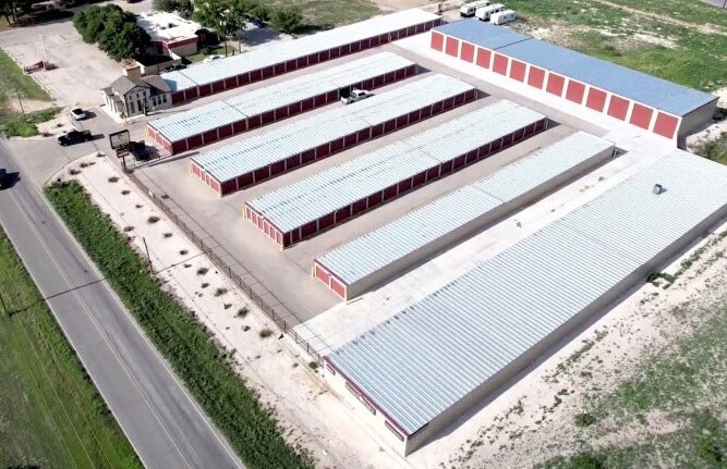 More Photos Of 1015 S 17th St, Lovington Self Storage For Sale