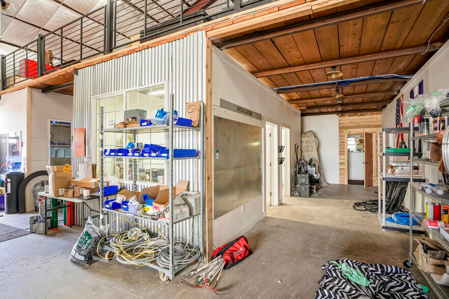 More Photos Of 950 Simms St, Golden Industrial For Lease