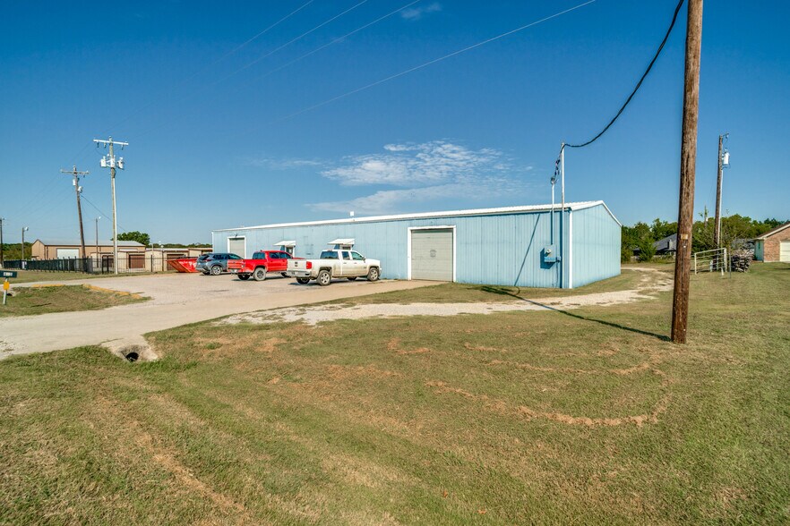 More Photos Of 473 FM 3133, Van Alstyne Warehouse For Lease