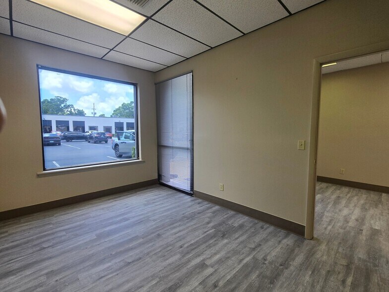More Photos Of 9225 Ulmerton Rd, Largo Light Distribution For Sale