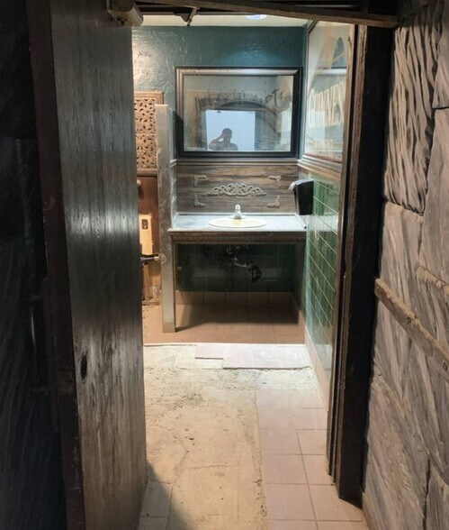 More Photos Of 27713 Jefferson Ave, Temecula General Retail For Sale