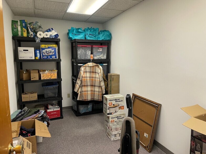 More Photos Of 200 Corporate Cir, Toms River Warehouse For Lease