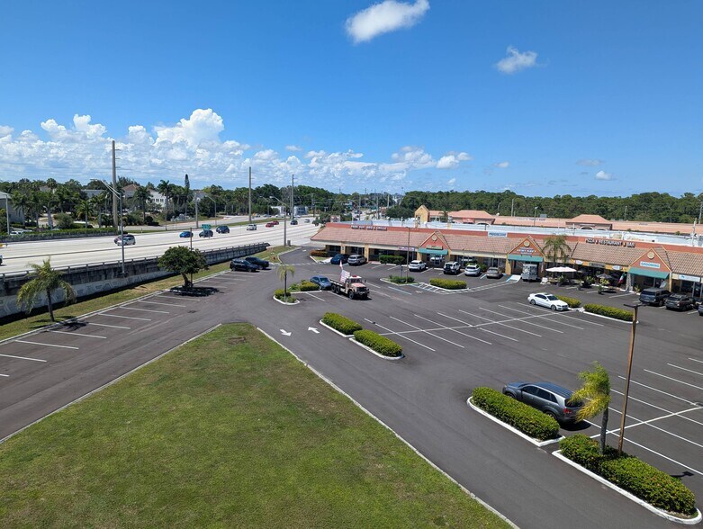 More Photos Of 701 NW Federal Hwy, Stuart Medical For Lease