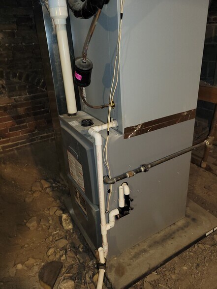 More Photos Of 90 E Jefferson St, Franklin Specialty For Lease