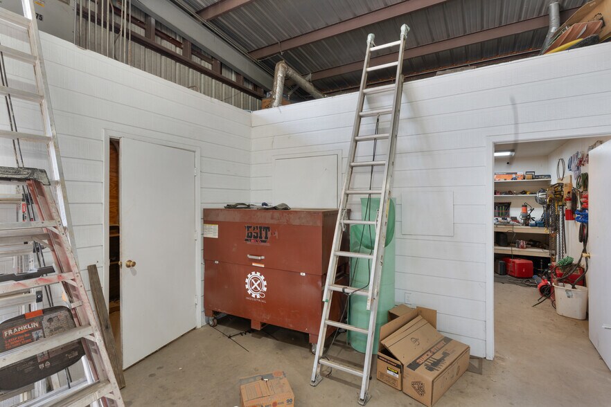 More Photos Of 14733 E State Hwy 11, Como Warehouse For Sale