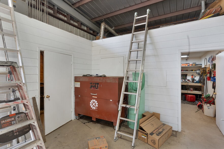 More Photos Of 14733 E State Hwy 11, Como Warehouse For Sale