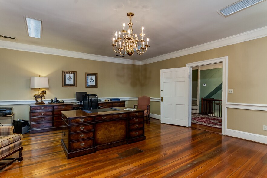 More Photos Of 2606 8th St, Tuscaloosa Office For Sale