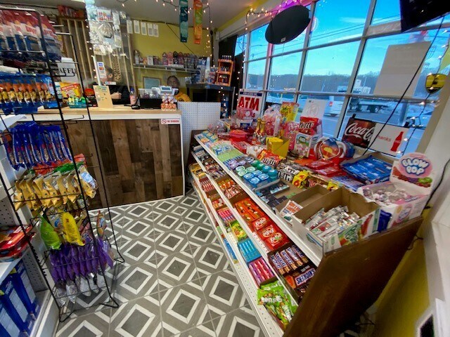 More Photos Of 122 N Main St, Norwich Storefront Retail Residential For Lease