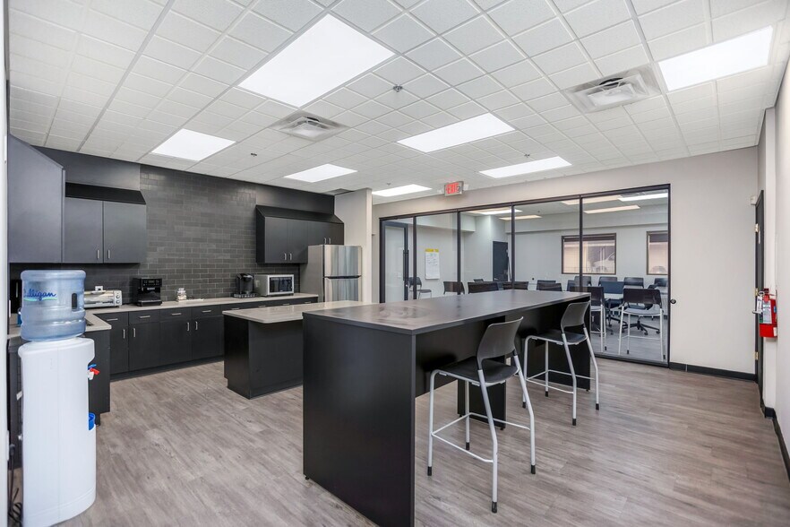 More Photos Of 808 Rhoads Ave, Columbus Warehouse For Sale