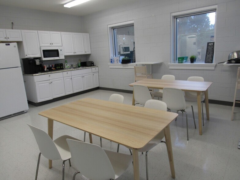 More Photos Of 1201 Old Francis Rd, Glen Allen Office For Lease