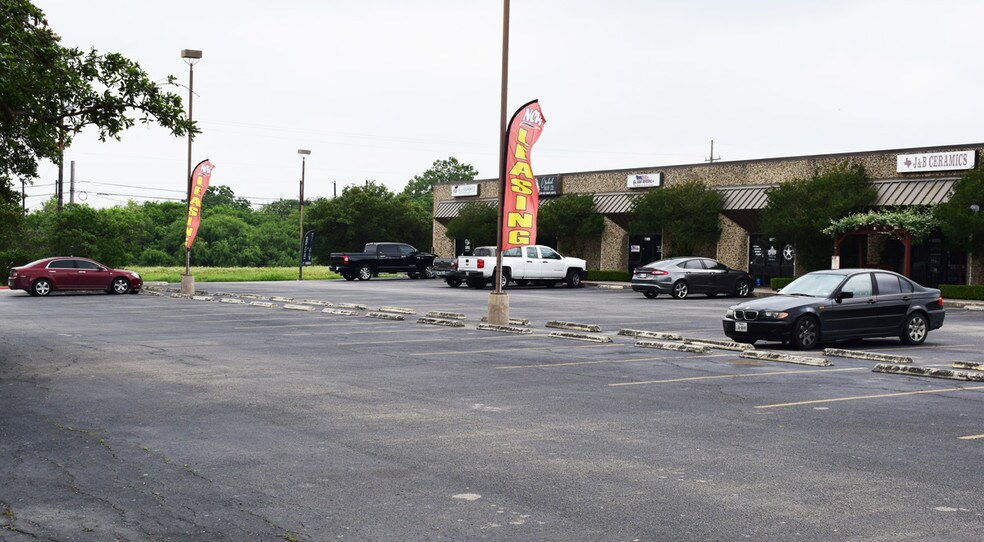 More Photos Of 10801-10817 Nacogdoches Rd, San Antonio Showroom For Lease