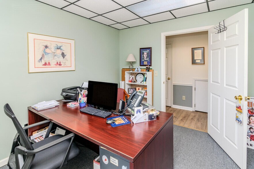 More Photos Of 100-102 Consumer Ln, Frankfort Office For Sale