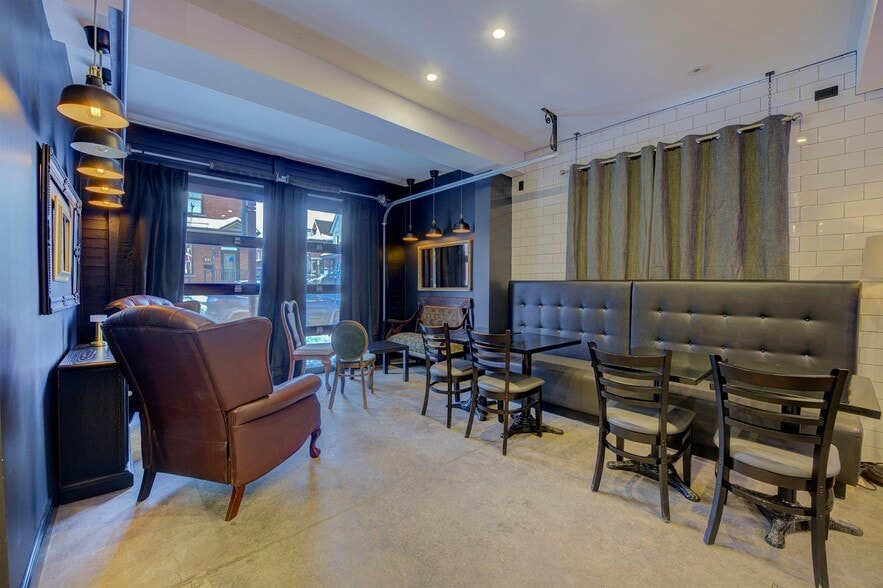 More Photos Of 138 Rue Wellington, Gatineau Storefront Retail Residential For Sale