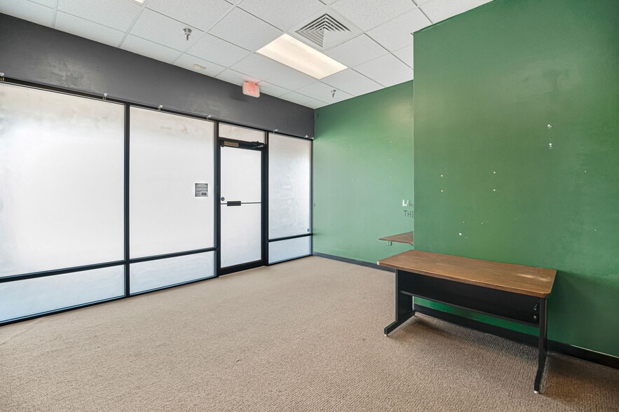 More Photos Of 5428-5444 Dogwood Dr, Milton Unknown For Lease