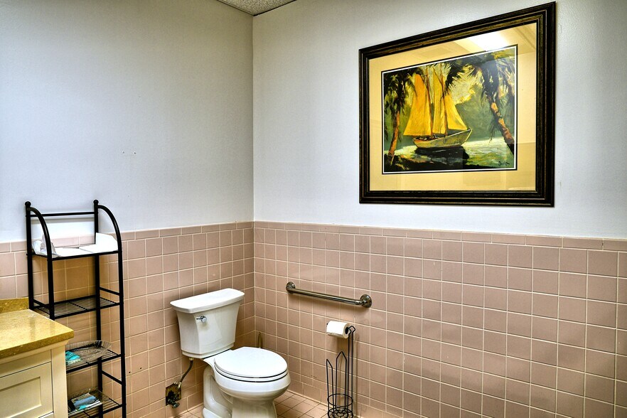 More Photos Of 1435 Julia St, Fernandina Beach Office For Sale