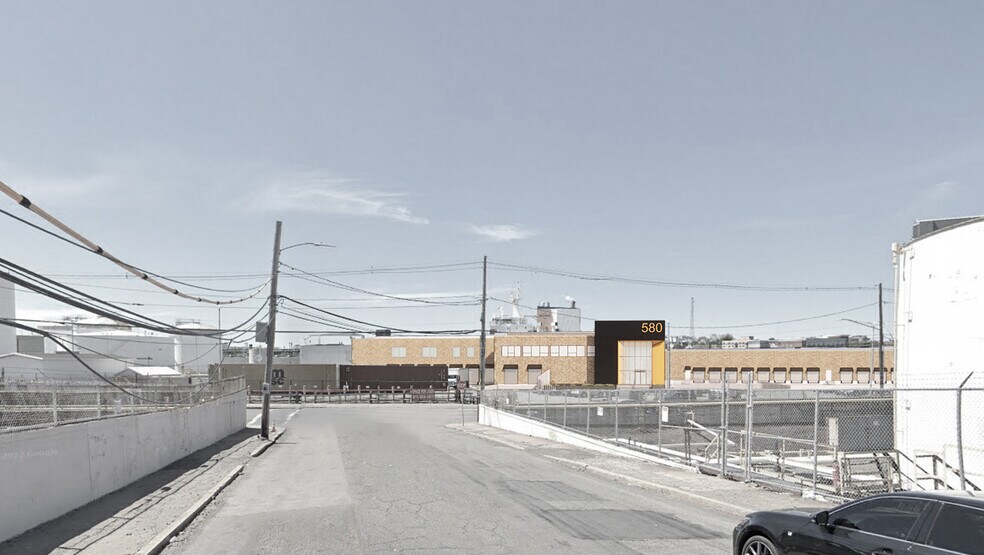 More Photos Of 580 Chelsea St, Boston Warehouse For Lease
