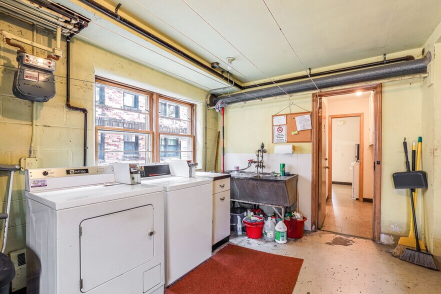 More Photos Of 1991 Grand Ave, Saint Paul Apartments For Sale