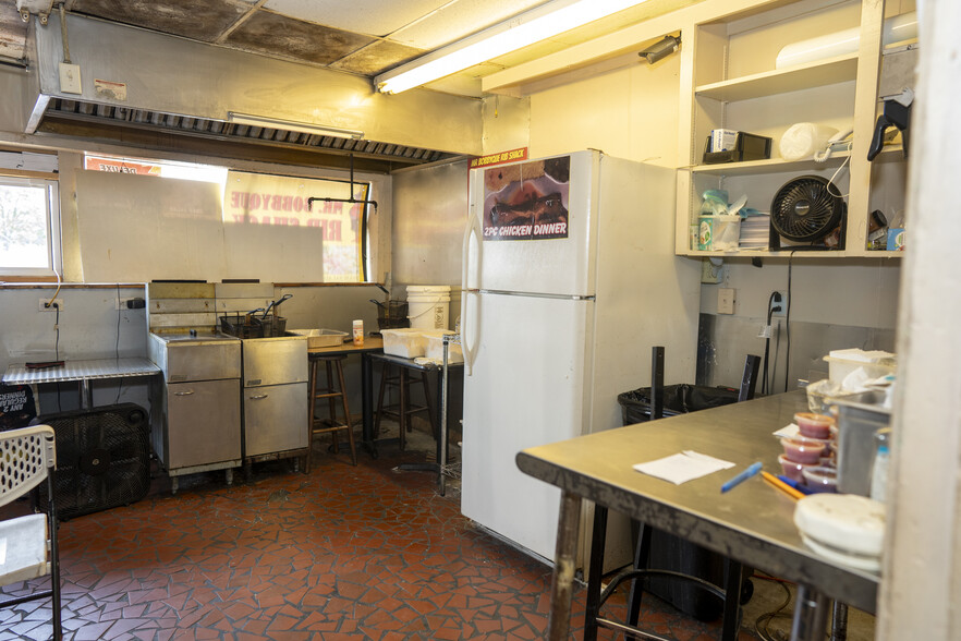 More Photos Of 508 E 16th St, Alma General Retail For Sale